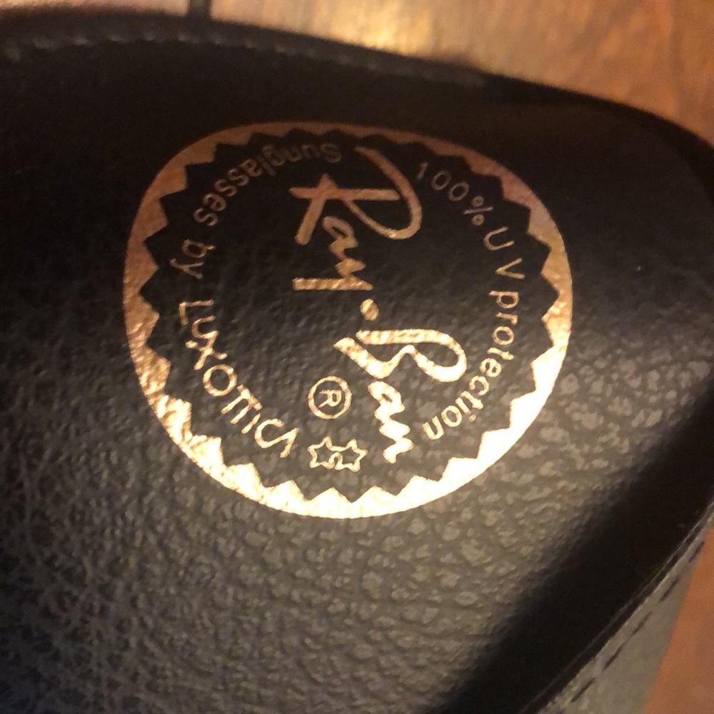 Ray-ban sunglasses case - Picture 2 of 6